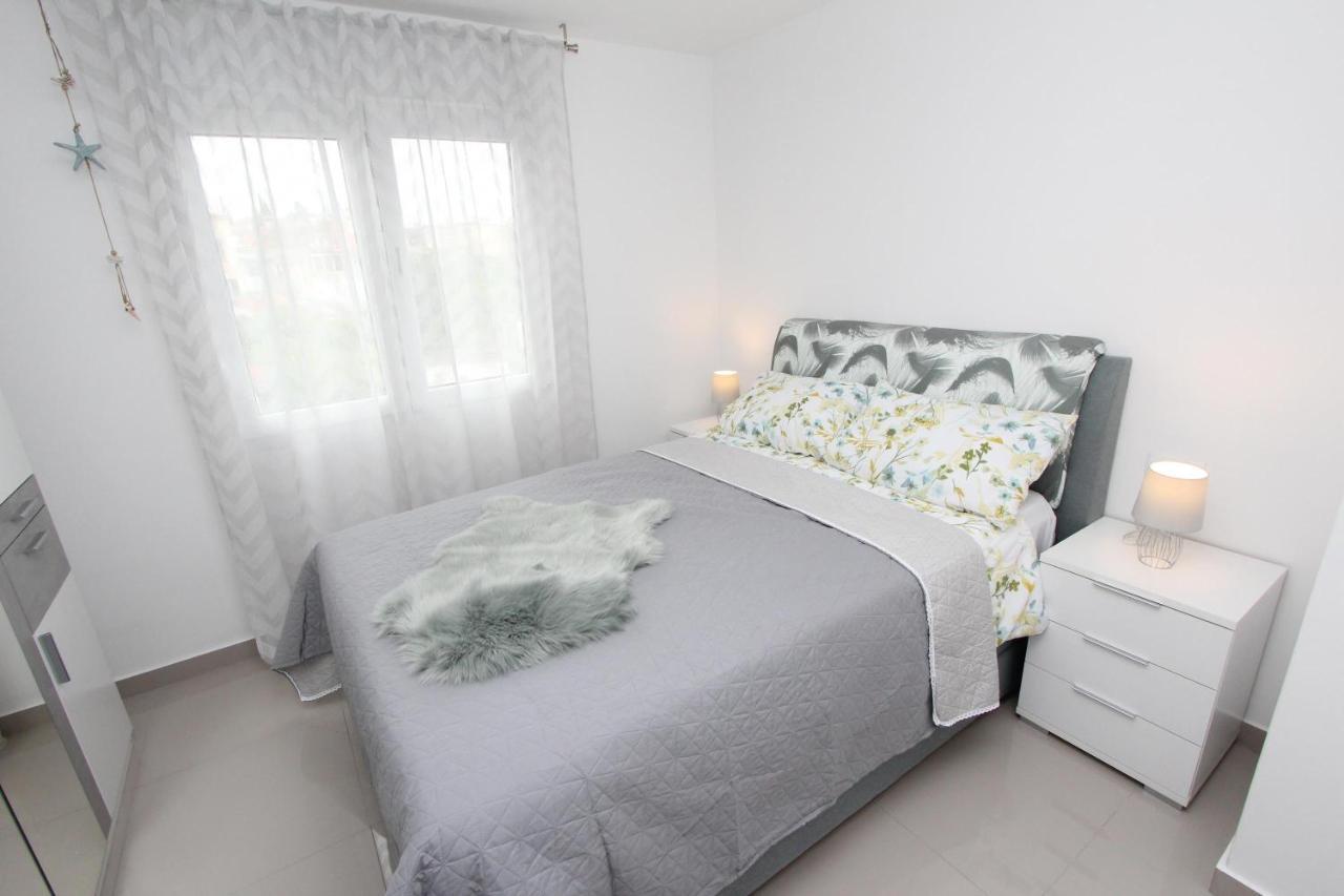 Apartment Sorriso 2 Rovinj Exteriör bild
